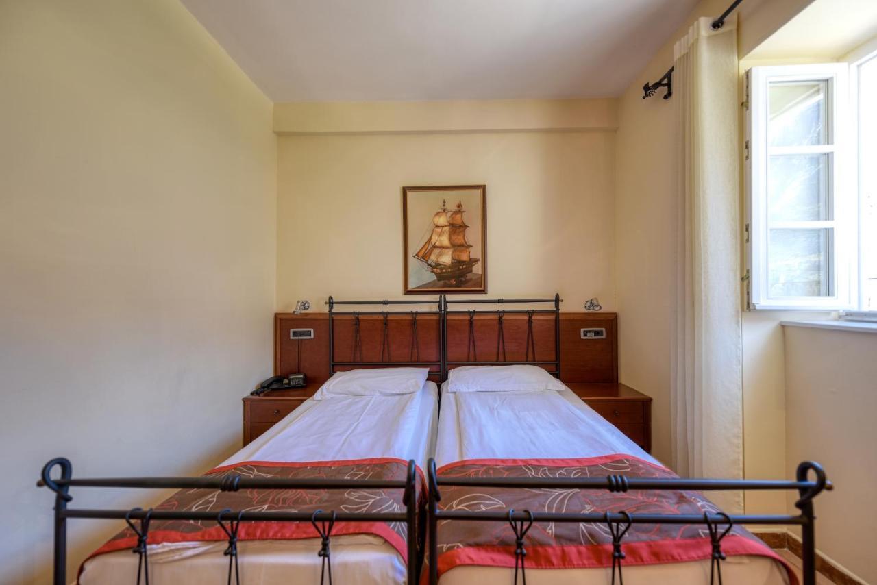 Hotel Splendido Котор Екстериор снимка