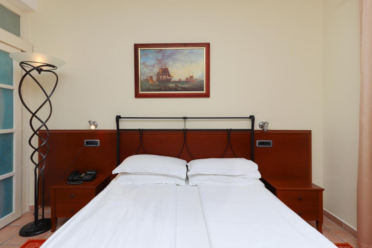 Hotel Splendido Котор Екстериор снимка