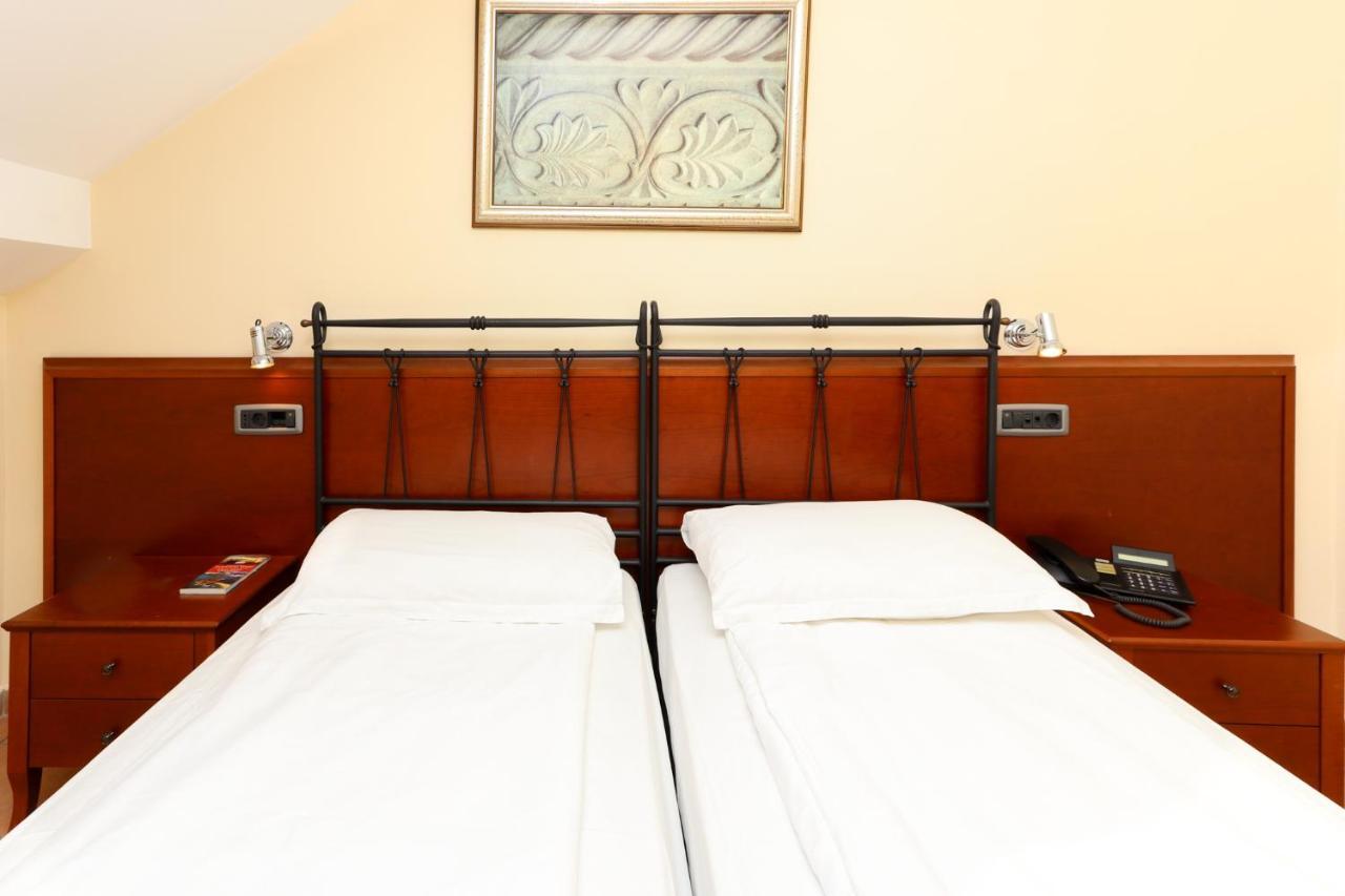 Hotel Splendido Котор Екстериор снимка